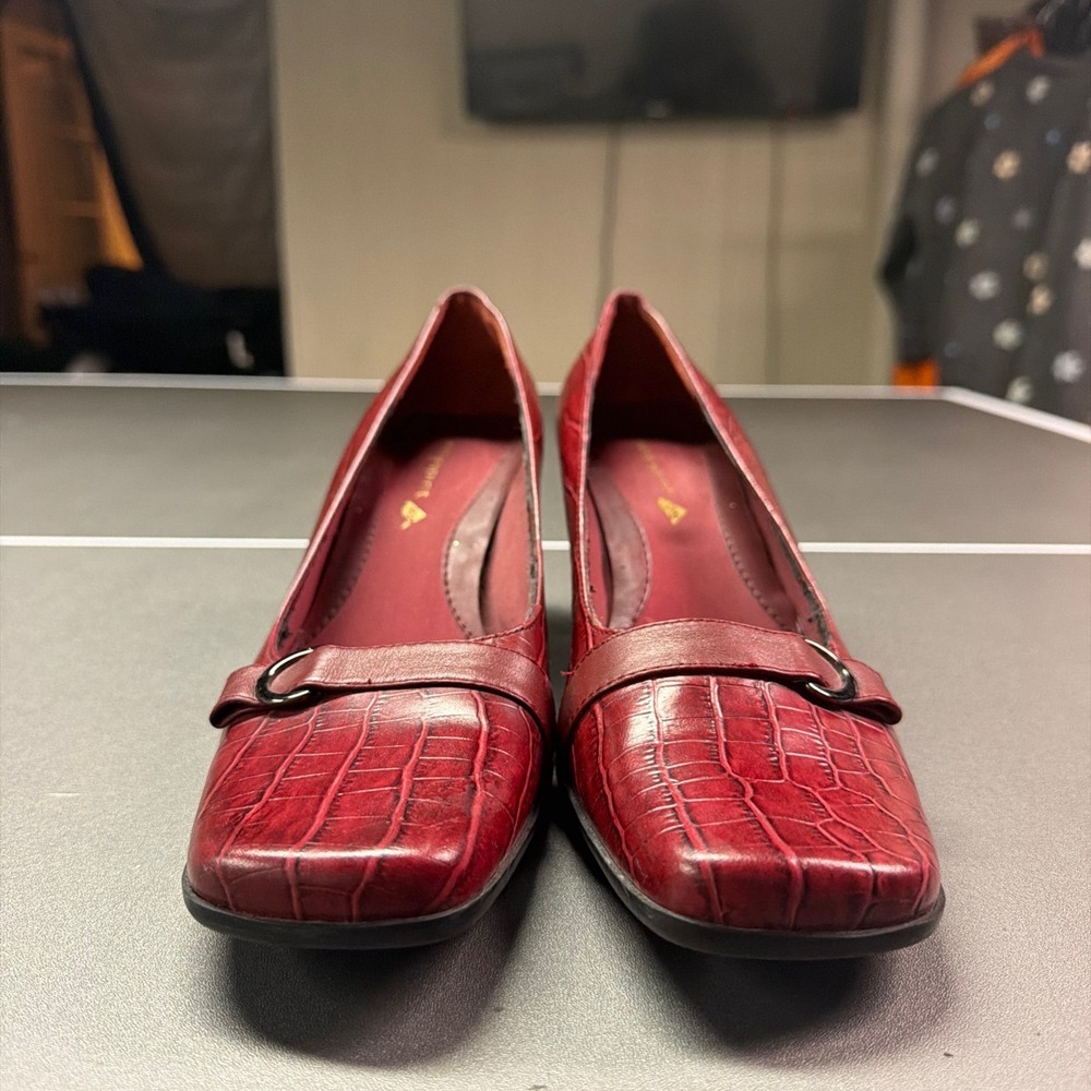 Easy Spirit Burgundy Red Croc Embossed‎ Leather Block Heel Pumps Square Toe 9M
